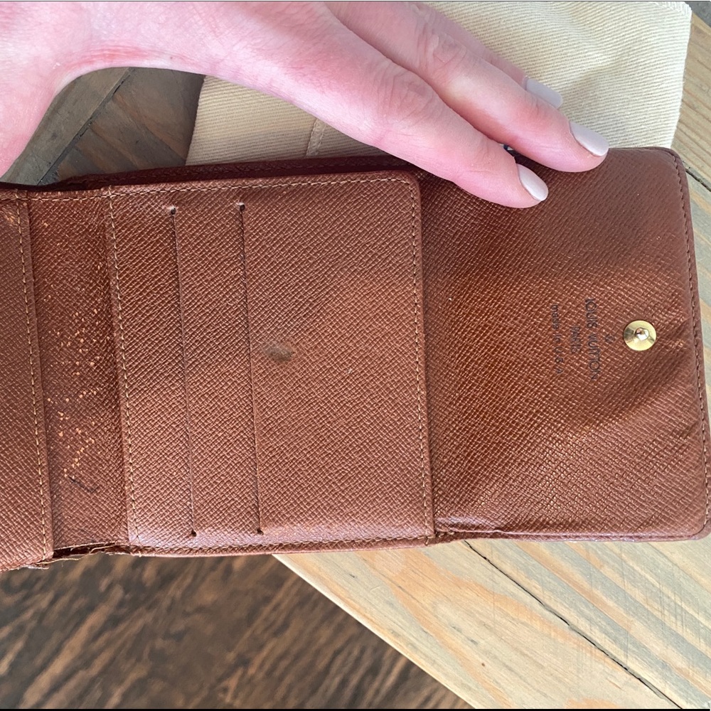 Louis Vuitton Compact Wallet - Picture 9 of 11